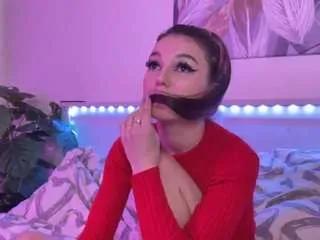 mackenzie-foy from CamSoda is Freechat