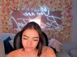 mararicci from CamSoda