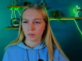 megan-cold from CamSoda is Freechat