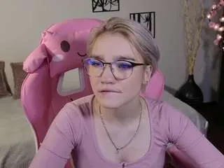 meganlora3 from CamSoda is Freechat