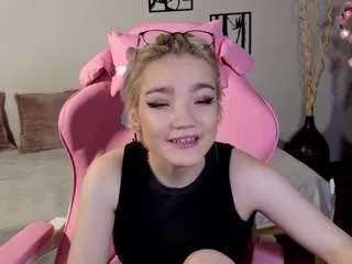 meganlora3 from CamSoda is Freechat