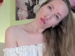 Melodyqu from CamSoda