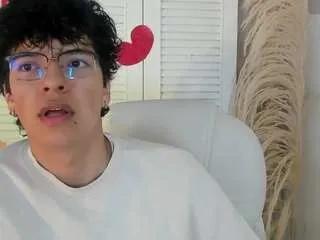 miilowolf from CamSoda is Freechat