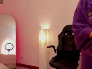 miss-brave from CamSoda is Freechat