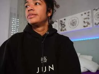 naughtykiara from CamSoda is Freechat