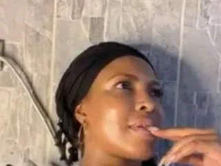 Niaharris from CamSoda