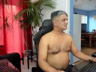 Onlinebossuk from CamSoda