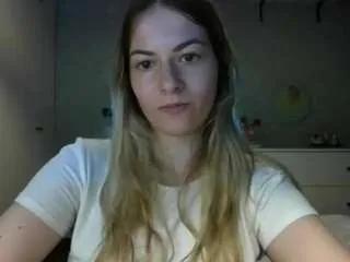 rosiejune from CamSoda is Freechat