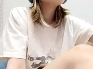 Rosinamcwhirter from CamSoda