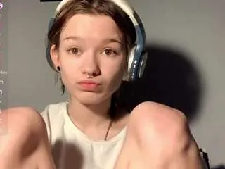 Rosinamcwhirter from CamSoda