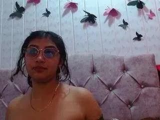 roxanne-petit from CamSoda is Freechat