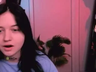 sendi-cais from CamSoda is Freechat