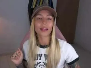 tattoo-experience from CamSoda is Freechat