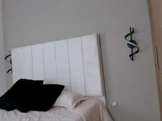 tiifany-lopez from CamSoda is Freechat