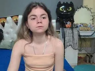 tinaredly from CamSoda is Freechat