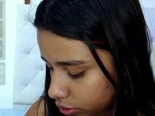 tiny-ebonyy from CamSoda is Freechat