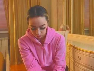 tranghilse from CamSoda is Freechat