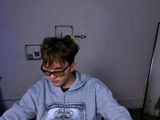travis-wolf from CamSoda is Freechat