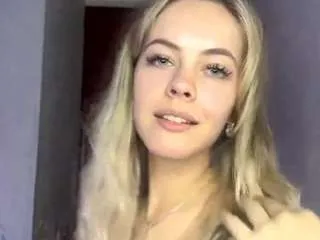 Trudycaponi from CamSoda