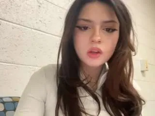 valentinaodette23 from CamSoda is Freechat