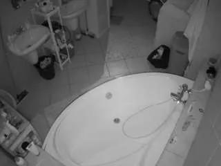 voyeurcam-julmodels-bath-1st-1 from CamSoda is Freechat