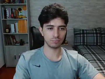 aaron_paul_ from Chaturbate is Freechat