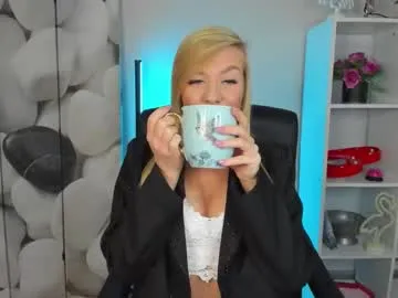 adrenalinlaura from Chaturbate is Freechat