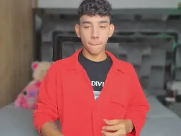 Andrew_twink18 from Chaturbate