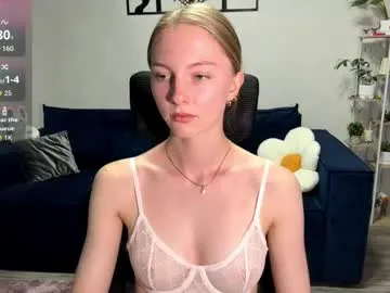 Autumnroginson from Chaturbate