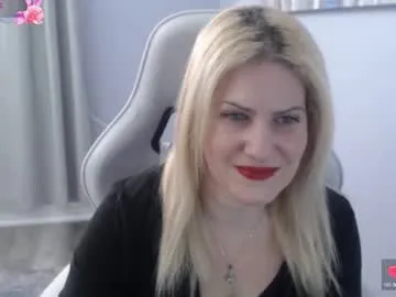 Bellastar84 from Chaturbate