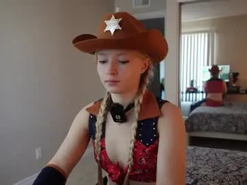 bestblondiiecb from Chaturbate is Freechat