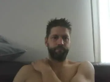 Bubblebee1982 from Chaturbate