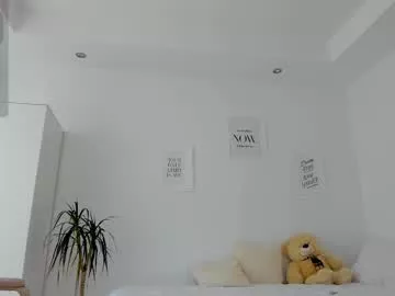 Bubbledoll7 from Chaturbate