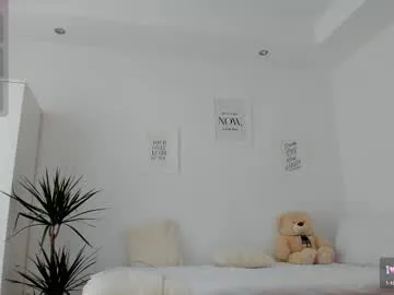 Bubbledoll7 from Chaturbate