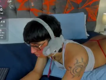 Dark_hairy_ from Chaturbate