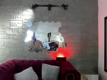 Diamondfox_m from Chaturbate