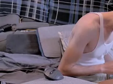 Dilldough405 from Chaturbate