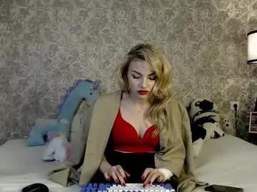 ellamilla from Chaturbate