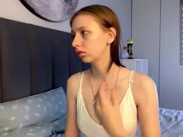 Ellie_hollow from Chaturbate