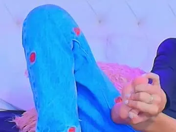 emily_loperaa from Chaturbate is Freechat