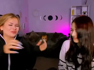 Esma_shine from Chaturbate