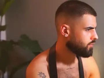 Hairyrobxxx from Chaturbate