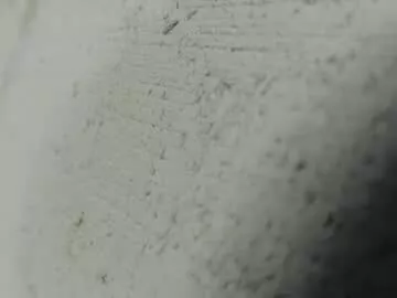 Handiemanhere from Chaturbate