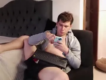 Harry_brown2324 from Chaturbate