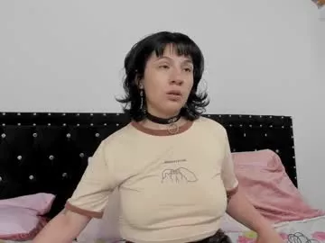 Hey_noraly from Chaturbate