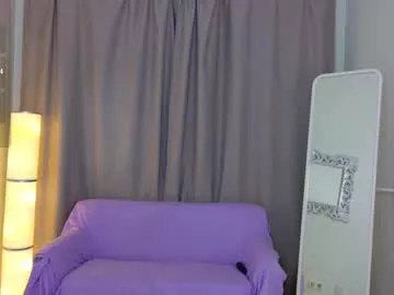 Holly_kittenss from Chaturbate
