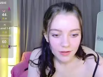 Holly_kittenss from Chaturbate