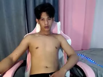 Hugecock_in_townx from Chaturbate