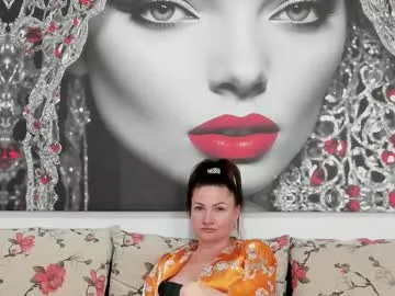 Illegalbeauty87 from Chaturbate