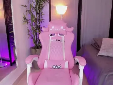 Jademorwen from Chaturbate